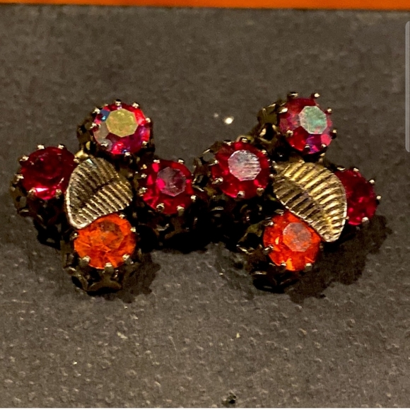 Signed Austria Garnet Red, Orange,  Red Aurora  Borealis Crystal Clip Earrings - Picture 3 of 7